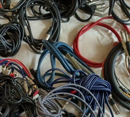 various-Huge lot of leads - WYSIWYG A/S